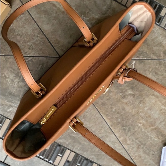 Michael Kors Bags Michael Kors Jet Set Should Tote - Picture 11 of 16